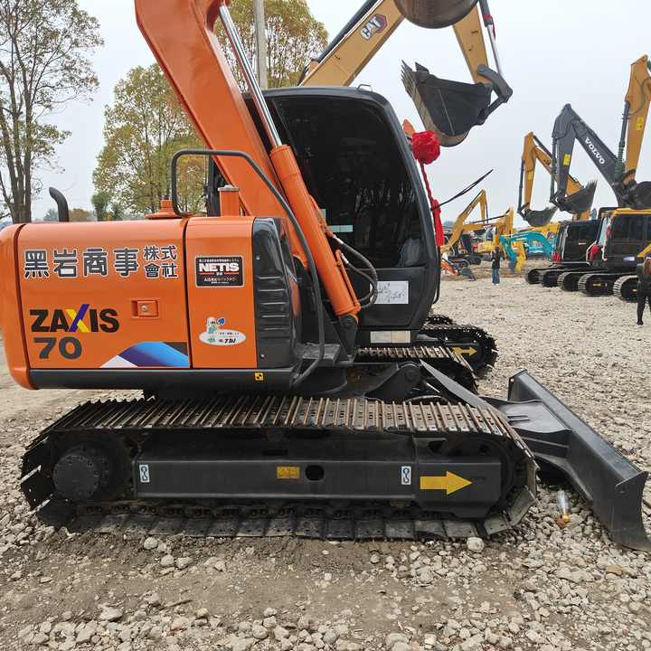 Used HITACHI ZX-70 - Bager guseničar: slika 2 Used HITACHI ZX-70 - Bager guseničar: slika 2