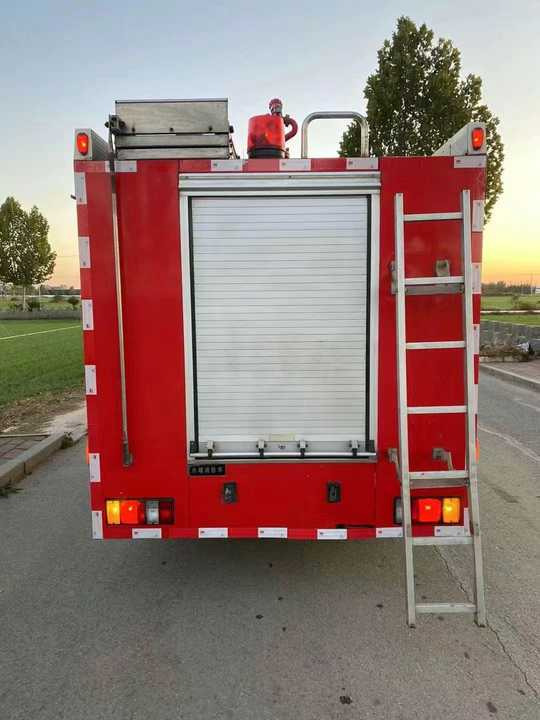 Used Heavy Construction Equipment Rescue Vehicle Second Hand Rescue Vehicle Used Machine Hot Sale - Vatrogasni kamion: slika 4 Used Heavy Construction Equipment Rescue Vehicle Second Hand Rescue Vehicle Used Machine Hot Sale - Vatrogasni kamion: slika 4