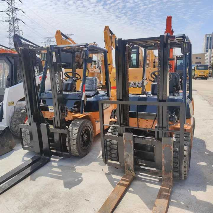 Used Japan Brand toyota 3 Tons Forklift on Hot Sale toyota Forklift 10 Ton 3ton 5 Ton Forklift - Viljuškar: slika 4 Used Japan Brand toyota 3 Tons Forklift on Hot Sale toyota Forklift 10 Ton 3ton 5 Ton Forklift - Viljuškar: slika 4