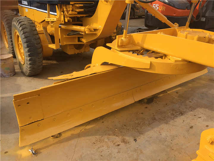 Grejder Used Komatsu GD305 Motor Grader Cheap Price Komatsu Road Grader GD305 Good Condition in China: slika 6
