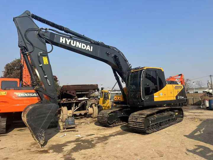 Used Wheel Excavator hyundai 210-9 for Sale Good Condition Wheel Excavator - Bager guseničar: slika 5 Used Wheel Excavator hyundai 210-9 for Sale Good Condition Wheel Excavator - Bager guseničar: slika 5