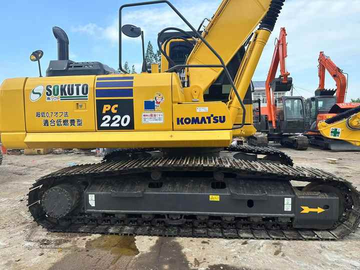 Used komatsu Pc220-8 Excavator for Sale Japan Brand Pc200-8 220-8 240-8 Excavator - Bager guseničar: slika 3 Used komatsu Pc220-8 Excavator for Sale Japan Brand Pc200-8 220-8 240-8 Excavator - Bager guseničar: slika 3