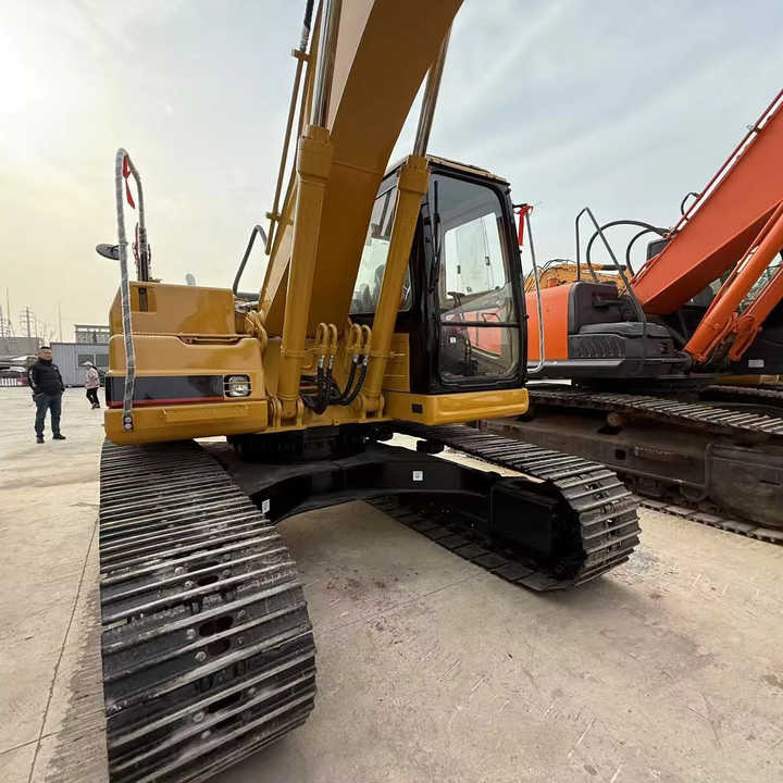 Very Cheap Price Used Cat 320C Excavator Powerful Used Caterpillar 320C Hydraulic Excavators for Sale - Bager guseničar: slika 1 Very Cheap Price Used Cat 320C Excavator Powerful Used Caterpillar 320C Hydraulic Excavators for Sale - Bager guseničar: slika 1