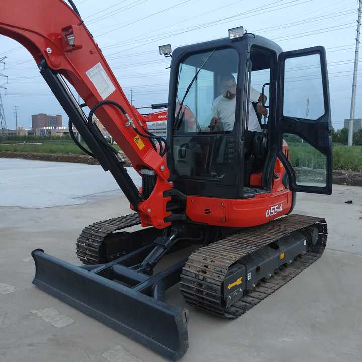 Well-Maintained Kubota U55 Second Hand Machine | No Major Repairs | Price Negotiable - Mini bager: slika 5 Well-Maintained Kubota U55 Second Hand Machine | No Major Repairs | Price Negotiable - Mini bager: slika 5
