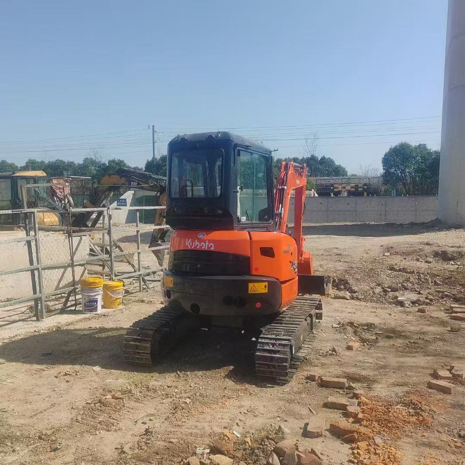 Kubota U30 - Mini bager: slika 1 Kubota U30 - Mini bager: slika 1
