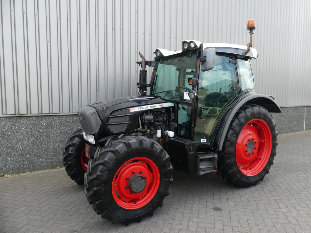 FENDT 209S Vario - Mali traktor: slika 1 FENDT 209S Vario - Mali traktor: slika 1