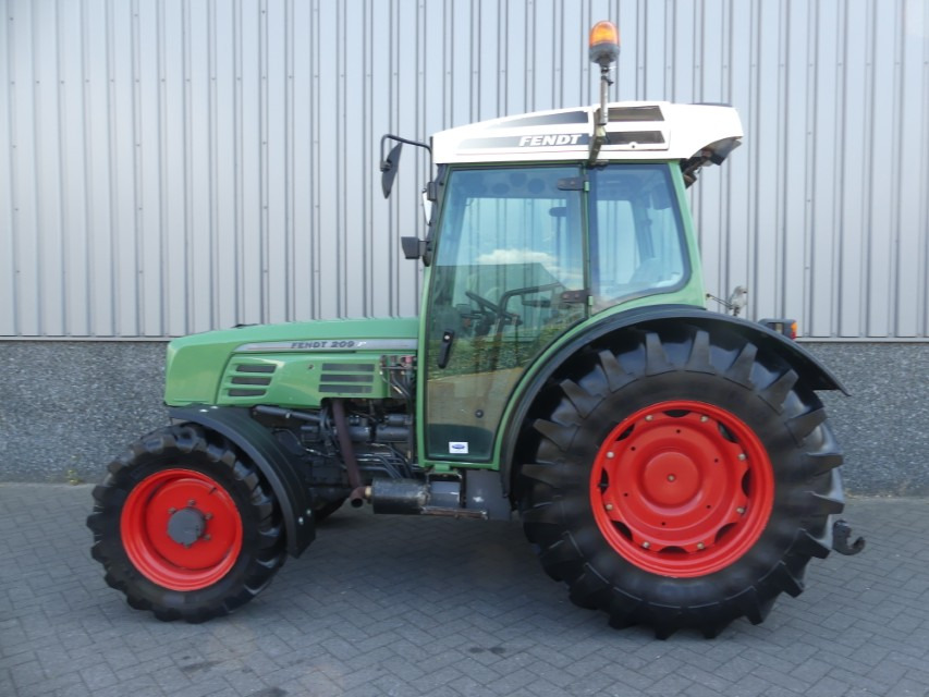 Fendt 209P - Mali traktor: slika 2 Fendt 209P - Mali traktor: slika 2