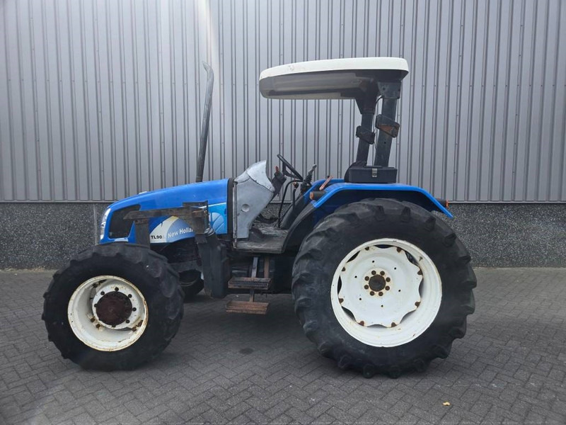 New Holland TL 90 A - Traktor: slika 2 New Holland TL 90 A - Traktor: slika 2