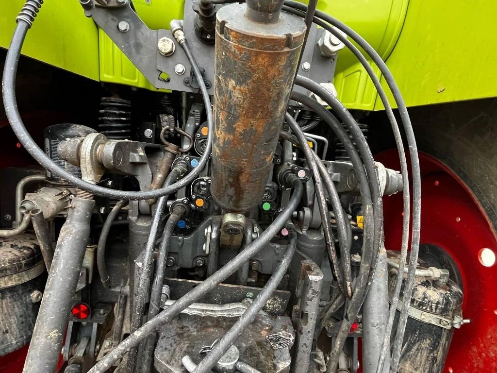 Claas Arion 650 Cmatic - Traktor: slika 4 Claas Arion 650 Cmatic - Traktor: slika 4