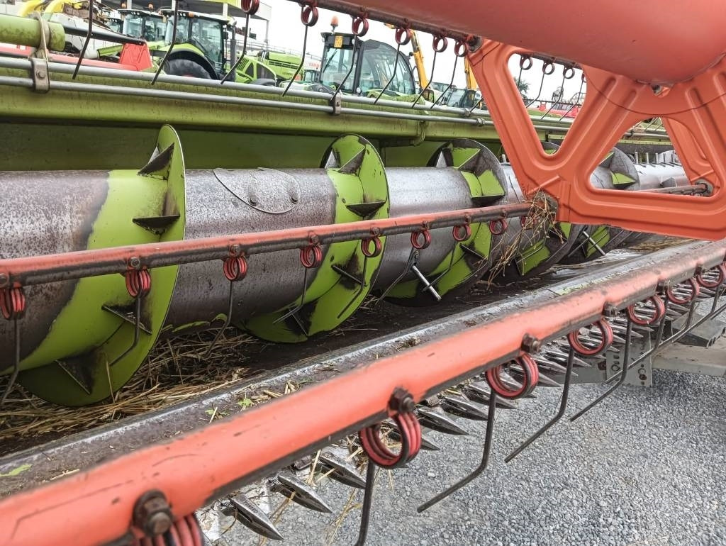 Claas C 750 - Prednji deo kombajna: slika 2 Claas C 750 - Prednji deo kombajna: slika 2