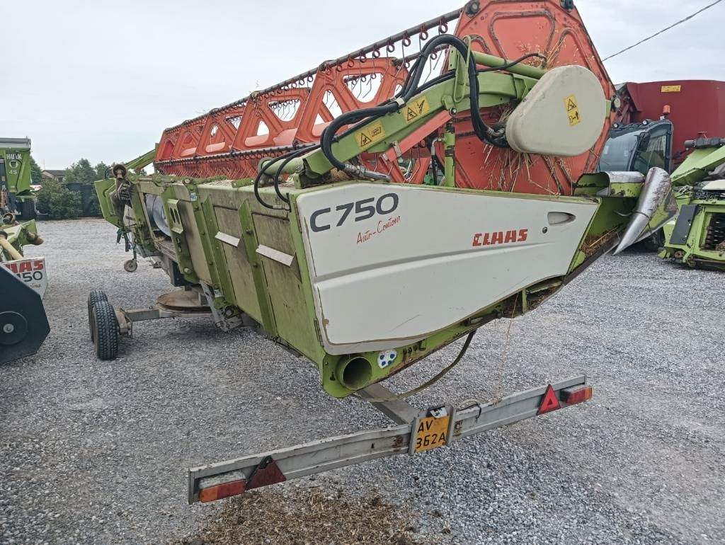Claas C 750 - Prednji deo kombajna: slika 1 Claas C 750 - Prednji deo kombajna: slika 1