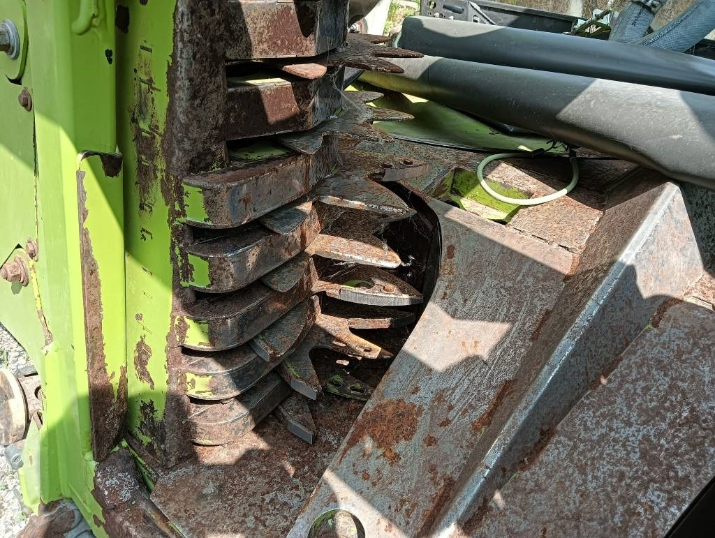 Claas Orbis 600 - Oprema za prevrtanje i razlaganje: slika 4 Claas Orbis 600 - Oprema za prevrtanje i razlaganje: slika 4