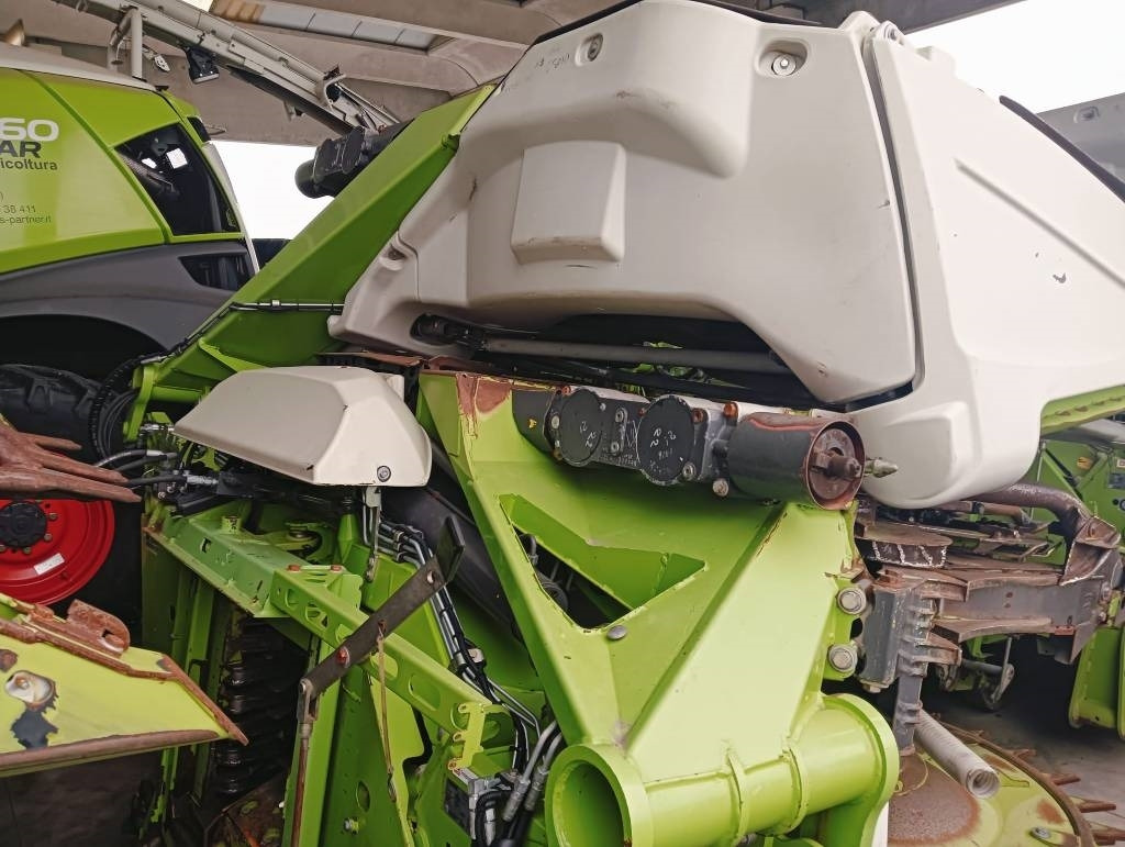 Claas Orbis 750 - Oprema za prevrtanje i razlaganje: slika 4 Claas Orbis 750 - Oprema za prevrtanje i razlaganje: slika 4
