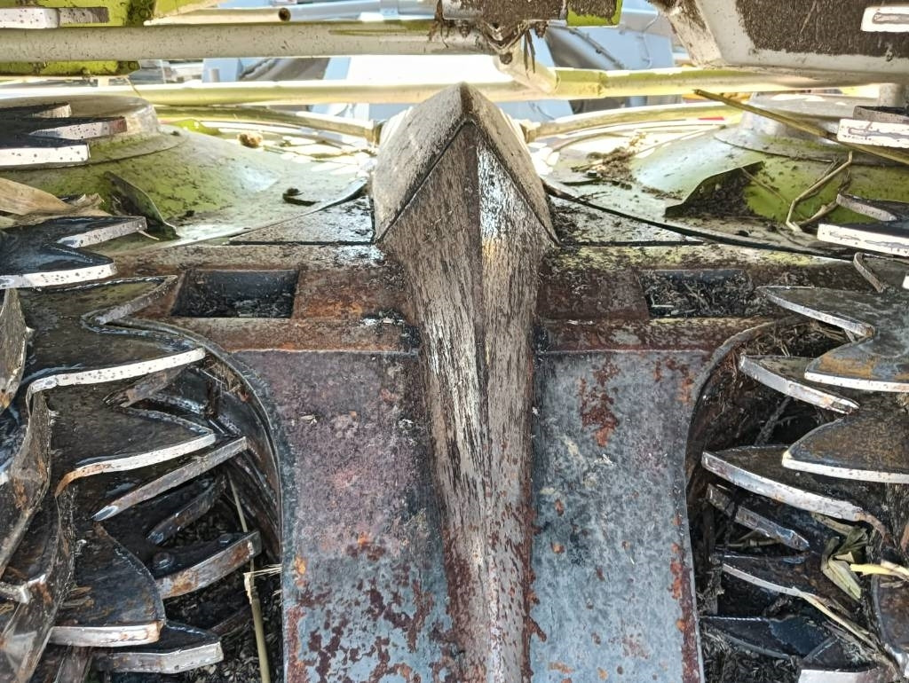 Claas Orbis 900 - Oprema za prevrtanje i razlaganje: slika 3 Claas Orbis 900 - Oprema za prevrtanje i razlaganje: slika 3