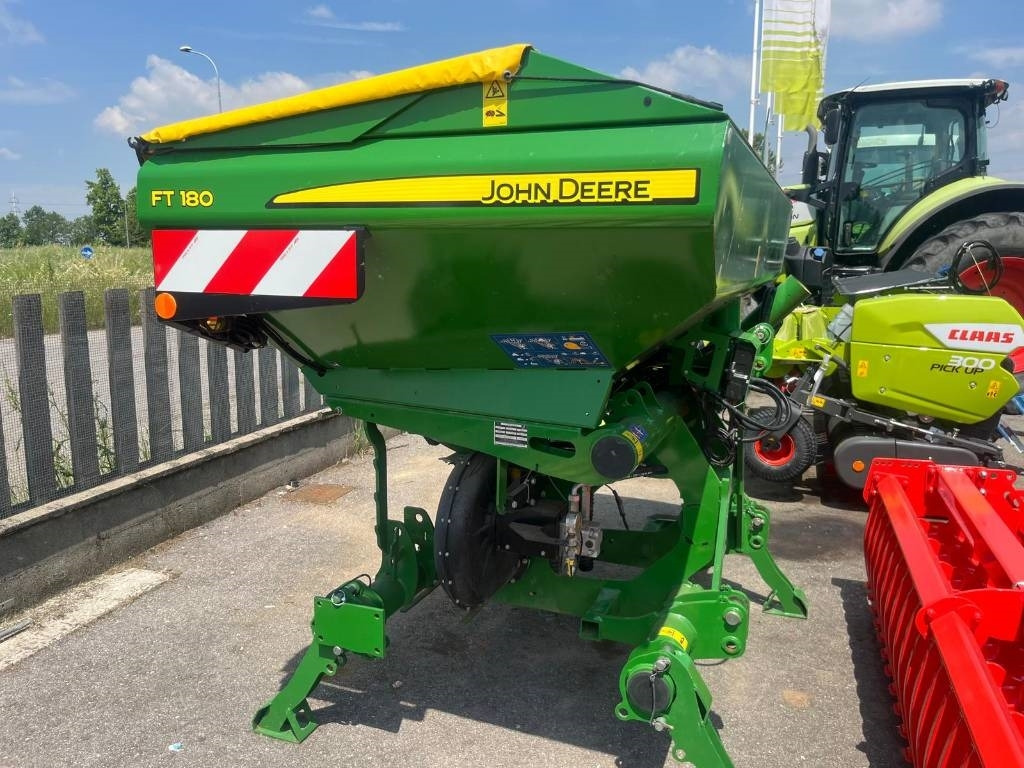 John Deere FT 180 - Rasipač veštačkog đubriva: slika 2 John Deere FT 180 - Rasipač veštačkog đubriva: slika 2