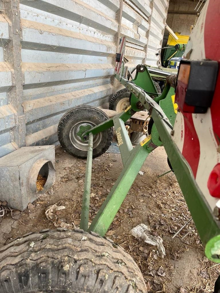 Krone KWT 882 - Prevrtač/ Grabuljač: slika 2 Krone KWT 882 - Prevrtač/ Grabuljač: slika 2