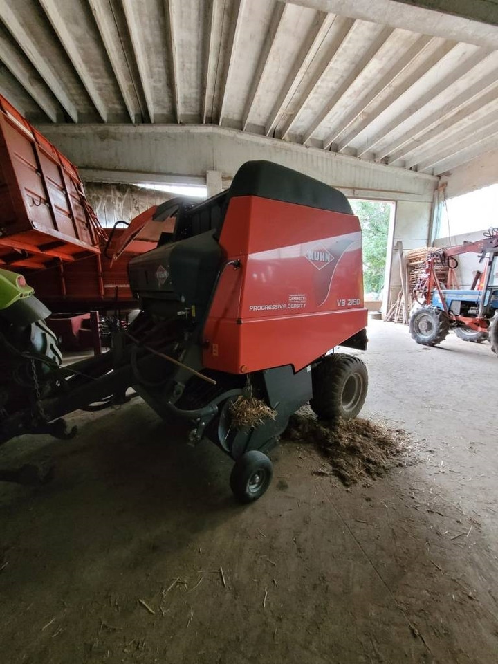 Kuhn VB 2160 - Balirka za okrugle bale: slika 1 Kuhn VB 2160 - Balirka za okrugle bale: slika 1