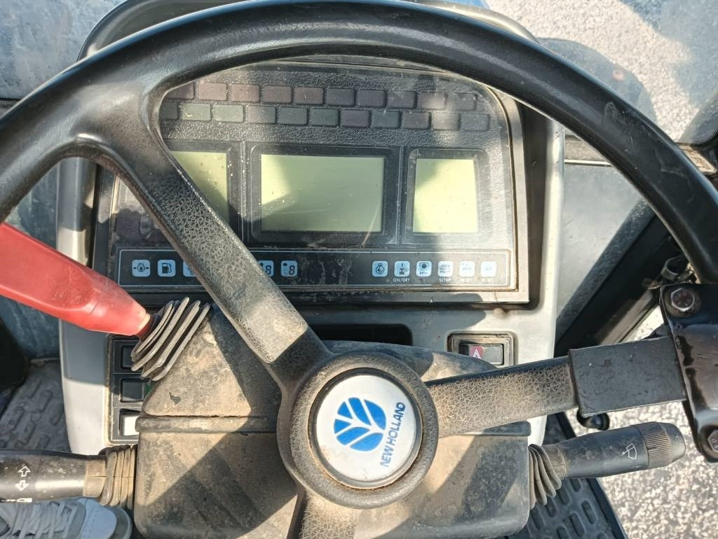 New Holland TS 100 - Traktor: slika 2 New Holland TS 100 - Traktor: slika 2