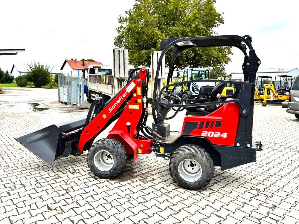 Schäffer 2024 - Utovarivač točkaš: slika 1 Schäffer 2024 - Utovarivač točkaš: slika 1