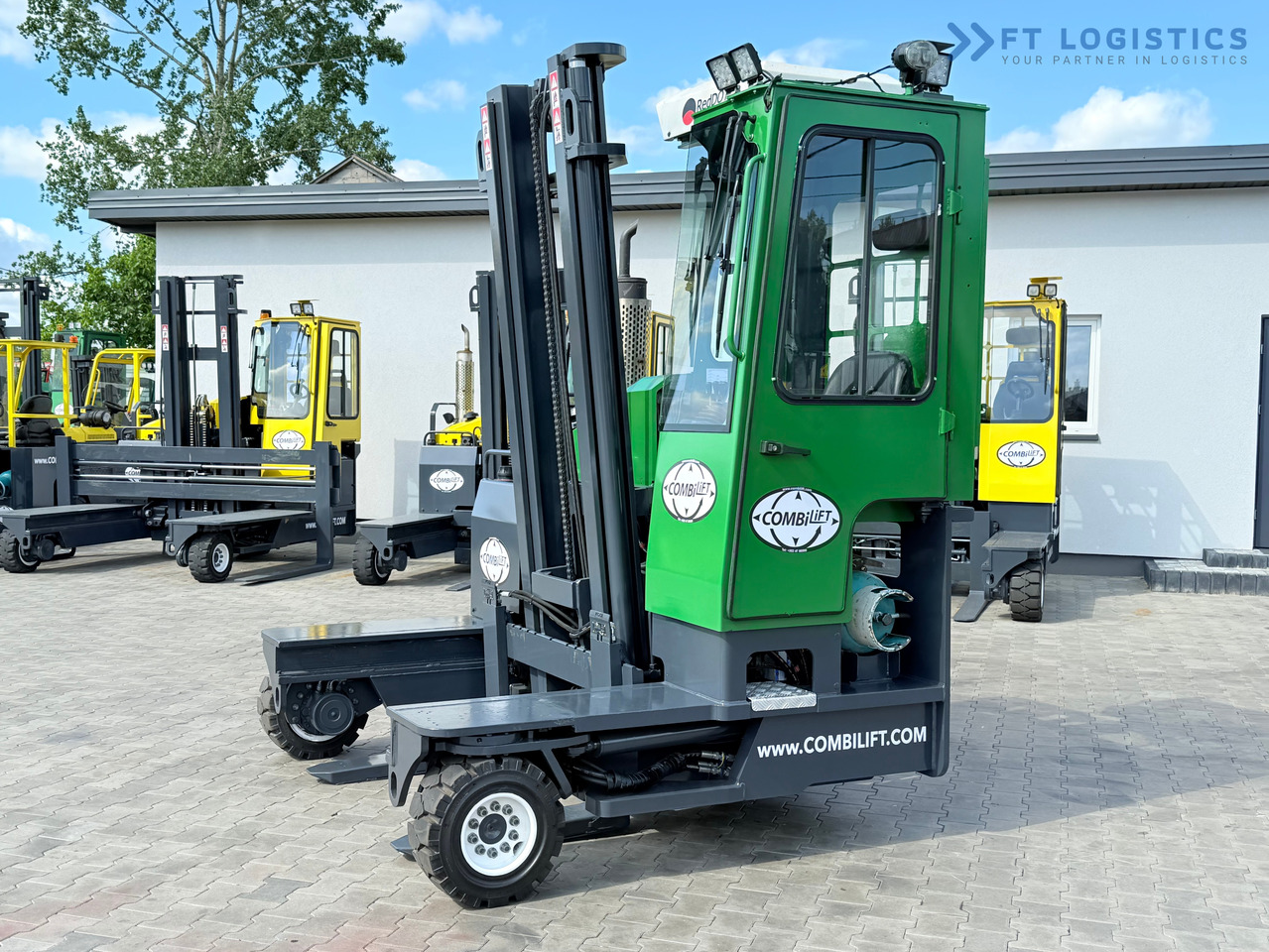 COMBILIFT C3500 / DUPLEX 4100MM / GAS / EXTENDABLE FORKS / CABIN / HEATING + AIR CONDITIONING / LIKE NEW - Viljuškar sa 4 strane: slika 3 COMBILIFT C3500 / DUPLEX 4100MM / GAS / EXTENDABLE FORKS / CABIN / HEATING + AIR CONDITIONING / LIKE NEW - Viljuškar sa 4 strane: slika 3