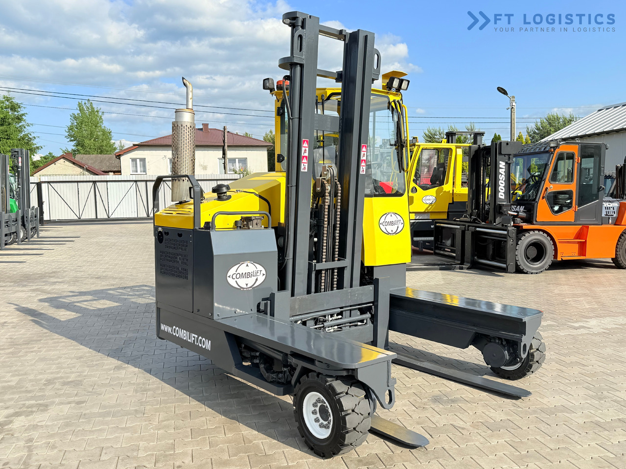 COMBILIFT C4000 / DIESEL / DUPLEX - 4100MM / FORK POSITIONER / ONLY 2951 MTH / LIKE NEW - Viljuškar sa 4 strane: slika 5 COMBILIFT C4000 / DIESEL / DUPLEX - 4100MM / FORK POSITIONER / ONLY 2951 MTH / LIKE NEW - Viljuškar sa 4 strane: slika 5
