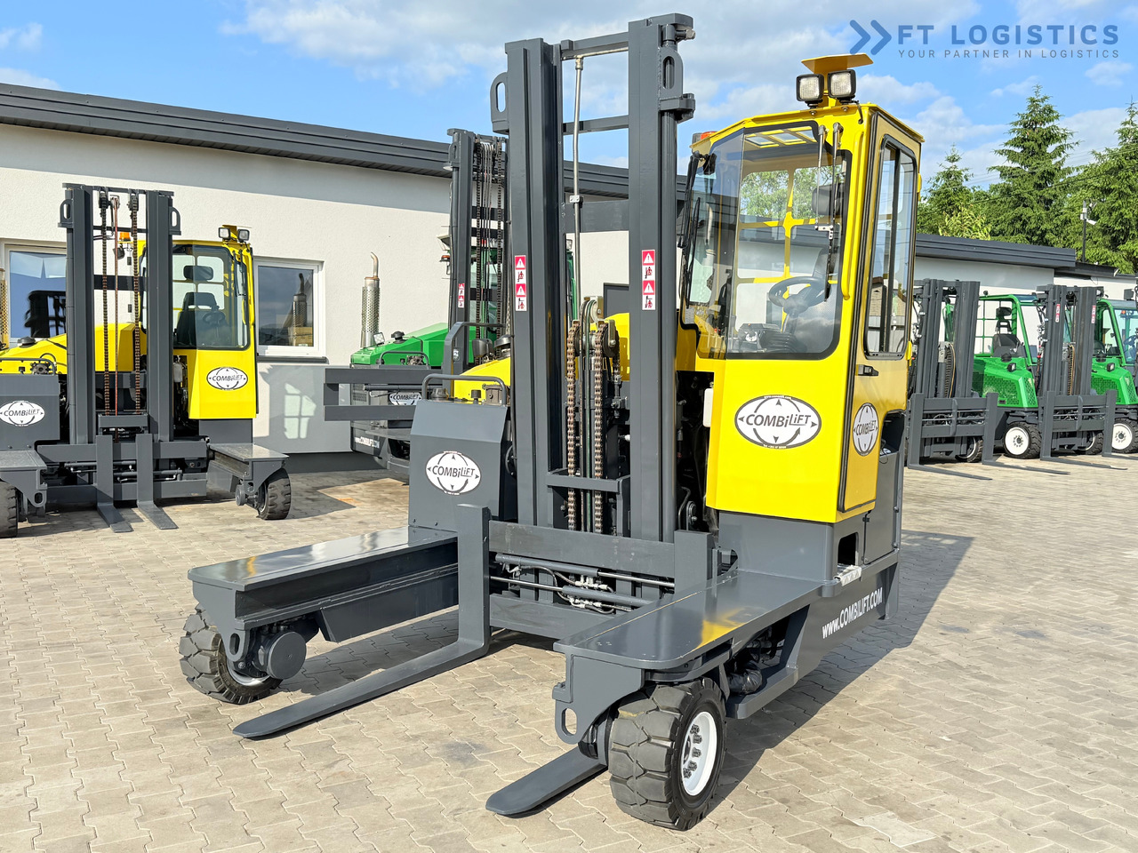 COMBILIFT C4000 / DIESEL / DUPLEX - 4100MM / FORK POSITIONER / ONLY 2951 MTH / LIKE NEW - Viljuškar sa 4 strane: slika 2 COMBILIFT C4000 / DIESEL / DUPLEX - 4100MM / FORK POSITIONER / ONLY 2951 MTH / LIKE NEW - Viljuškar sa 4 strane: slika 2