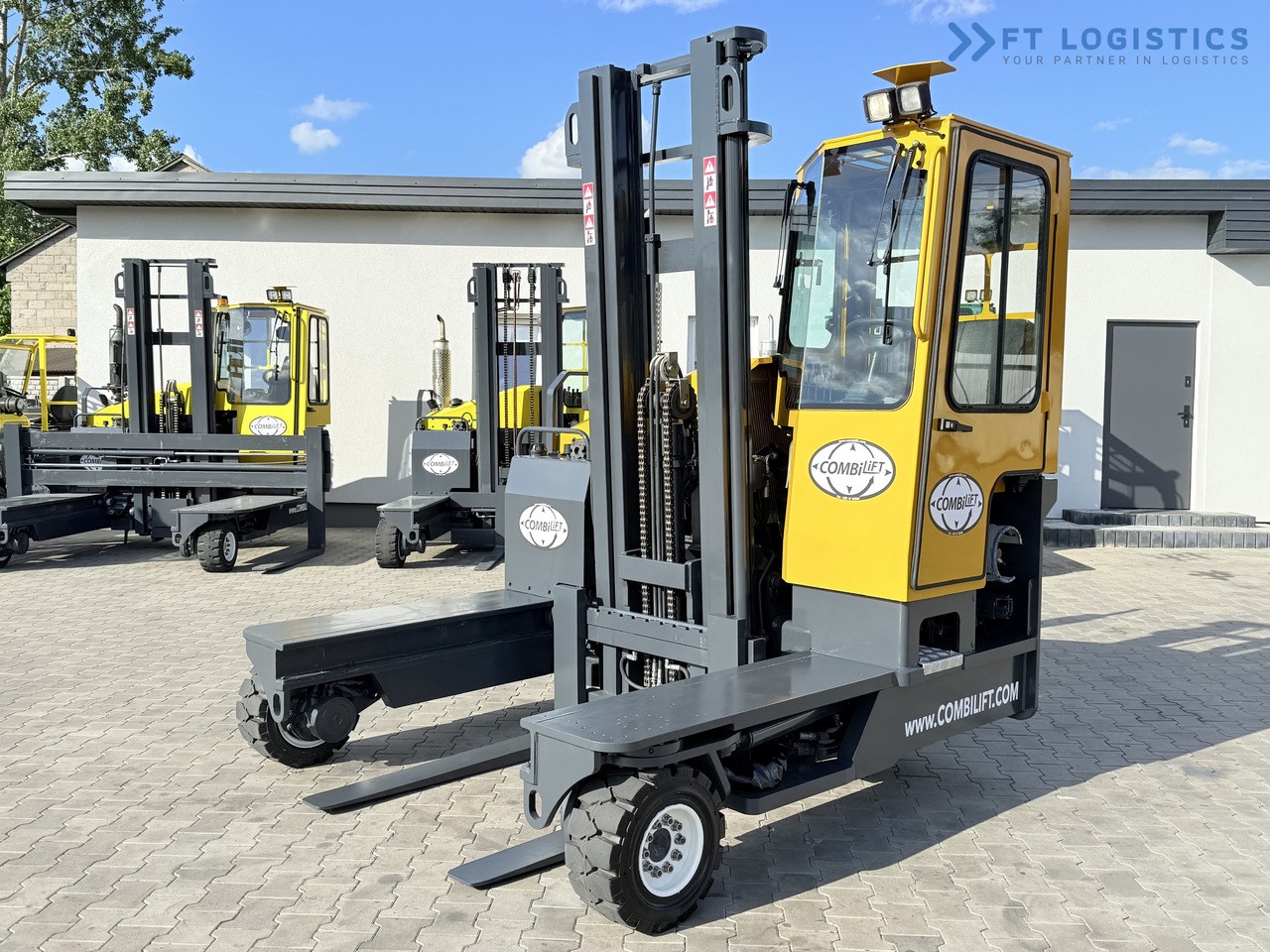 COMBILIFT C4000 / GAS / DUPLEX - 4100MM / SIDE SHIFT / FREE LIFT / FULL HEATED CABIN / ONLY 4223 HOURS / CONDITION – LIKE NEW! - Viljuškar sa 4 strane: slika 2 COMBILIFT C4000 / GAS / DUPLEX - 4100MM / SIDE SHIFT / FREE LIFT / FULL HEATED CABIN / ONLY 4223 HOURS / CONDITION – LIKE NEW! - Viljuškar sa 4 strane: slika 2