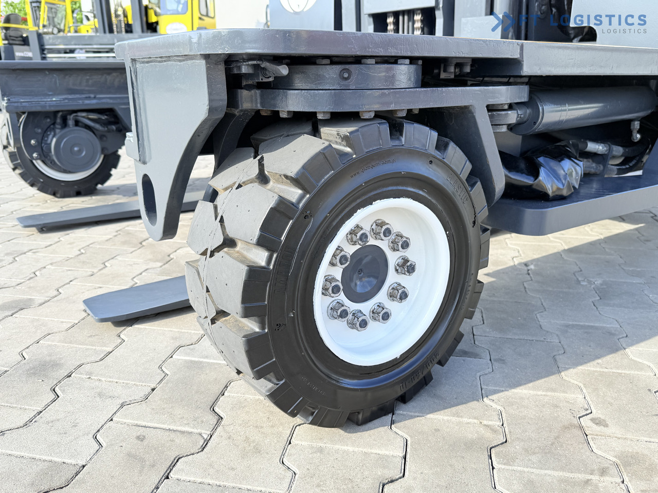 COMBILIFT C4000 / GAS / DUPLEX - 4100MM / SIDE SHIFT / FREE LIFT / FULL HEATED CABIN / ONLY 4223 HOURS / CONDITION – LIKE NEW! - Viljuškar sa 4 strane: slika 5 COMBILIFT C4000 / GAS / DUPLEX - 4100MM / SIDE SHIFT / FREE LIFT / FULL HEATED CABIN / ONLY 4223 HOURS / CONDITION – LIKE NEW! - Viljuškar sa 4 strane: slika 5