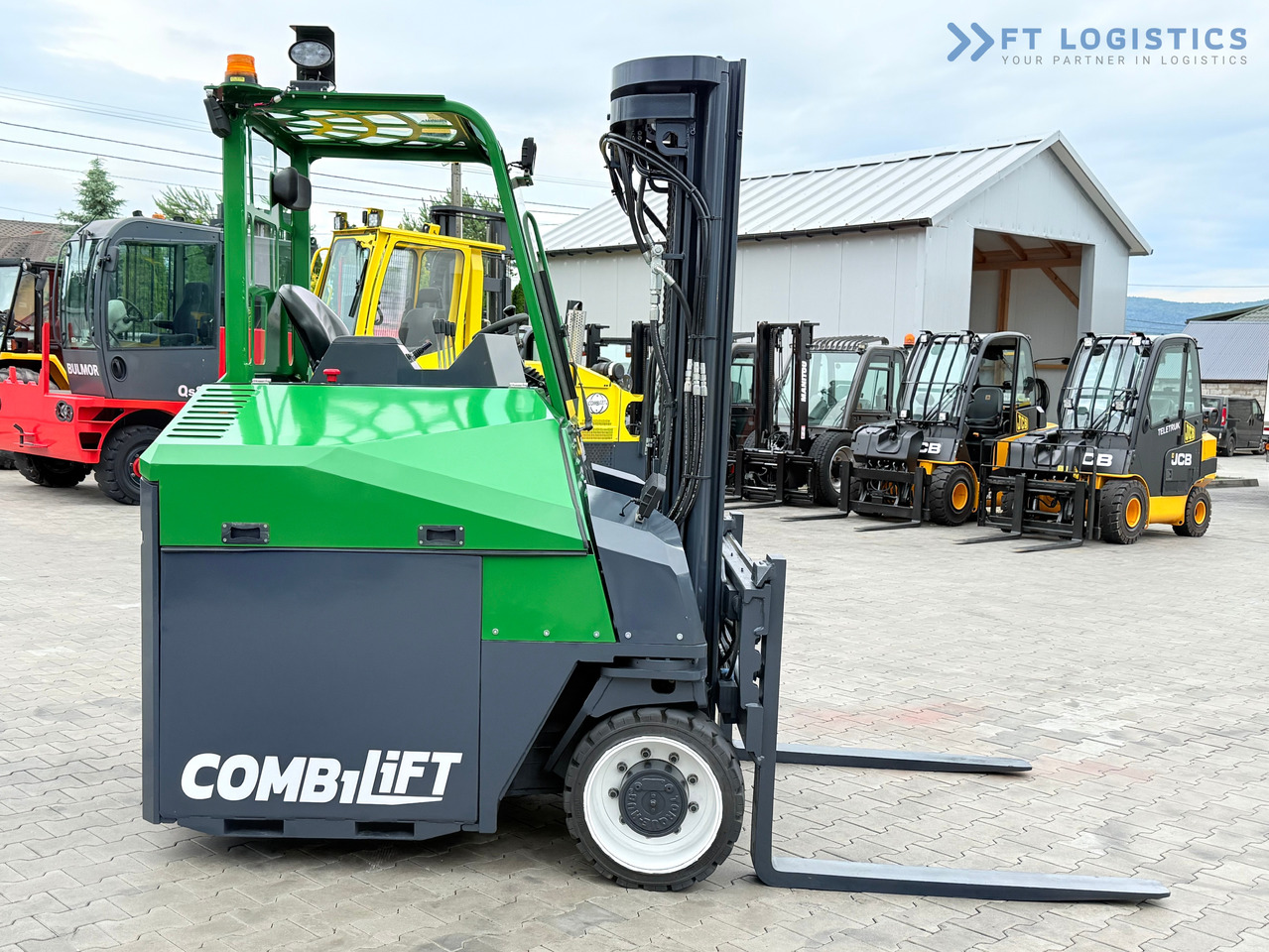 COMBILIFT Combilift CBE4000 / TRIPLEX 5200MM / ELECTRIC / FREE LIFT / FORK POSITIONER / SIDESHIFT / LIKE NEW - Viljuškar sa 4 strane: slika 3 COMBILIFT Combilift CBE4000 / TRIPLEX 5200MM / ELECTRIC / FREE LIFT / FORK POSITIONER / SIDESHIFT / LIKE NEW - Viljuškar sa 4 strane: slika 3