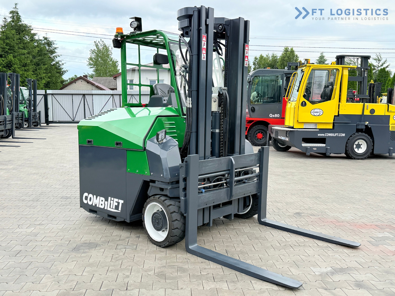 COMBILIFT Combilift CBE4000 / TRIPLEX 5200MM / ELECTRIC / FREE LIFT / FORK POSITIONER / SIDESHIFT / LIKE NEW - Viljuškar sa 4 strane: slika 2 COMBILIFT Combilift CBE4000 / TRIPLEX 5200MM / ELECTRIC / FREE LIFT / FORK POSITIONER / SIDESHIFT / LIKE NEW - Viljuškar sa 4 strane: slika 2