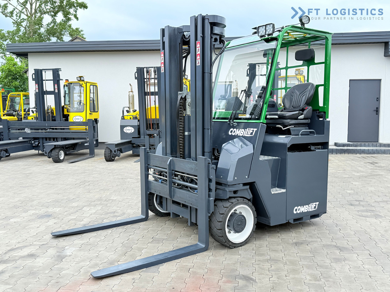 COMBILIFT Combilift CBE4000 / TRIPLEX 5200MM / ELECTRIC / FREE LIFT / FORK POSITIONER / SIDESHIFT / LIKE NEW - Viljuškar sa 4 strane: slika 1 COMBILIFT Combilift CBE4000 / TRIPLEX 5200MM / ELECTRIC / FREE LIFT / FORK POSITIONER / SIDESHIFT / LIKE NEW - Viljuškar sa 4 strane: slika 1