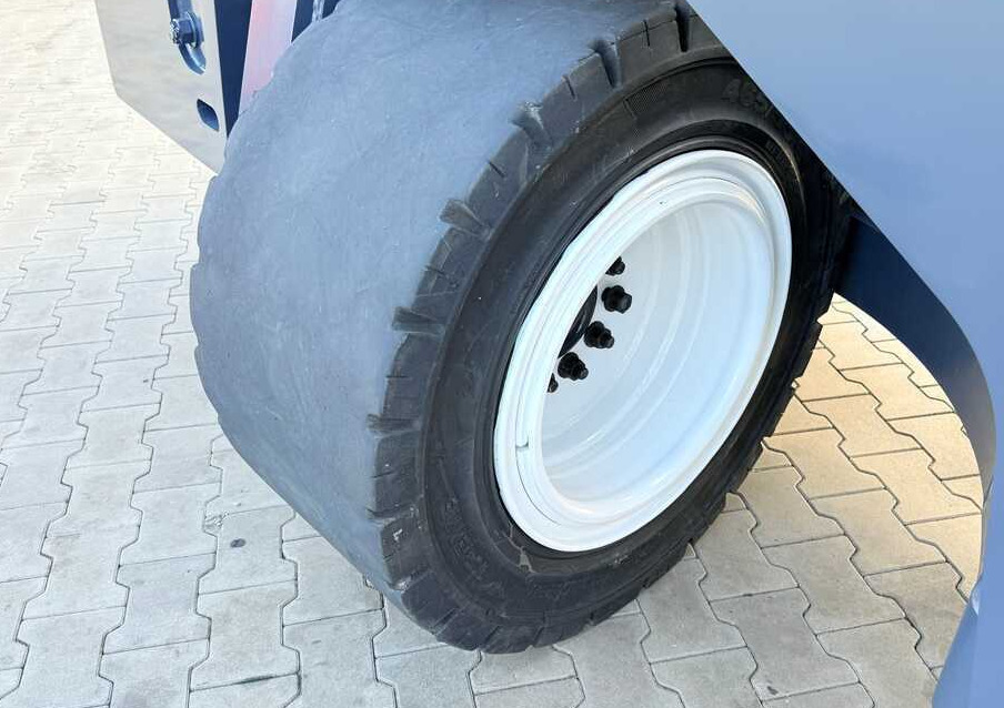 Combilift C14000 / DUPLEX - 3600 / GAS / FREE-LIFT - Viljuškar sa 4 strane: slika 5 Combilift C14000 / DUPLEX - 3600 / GAS / FREE-LIFT - Viljuškar sa 4 strane: slika 5