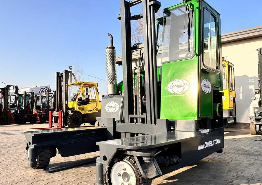 Combilift C3000 / DUPLEX / 4100MM / LPG / FREE LIFT / LIKE NEW - Viljuškar sa 4 strane: slika 5 Combilift C3000 / DUPLEX / 4100MM / LPG / FREE LIFT / LIKE NEW - Viljuškar sa 4 strane: slika 5