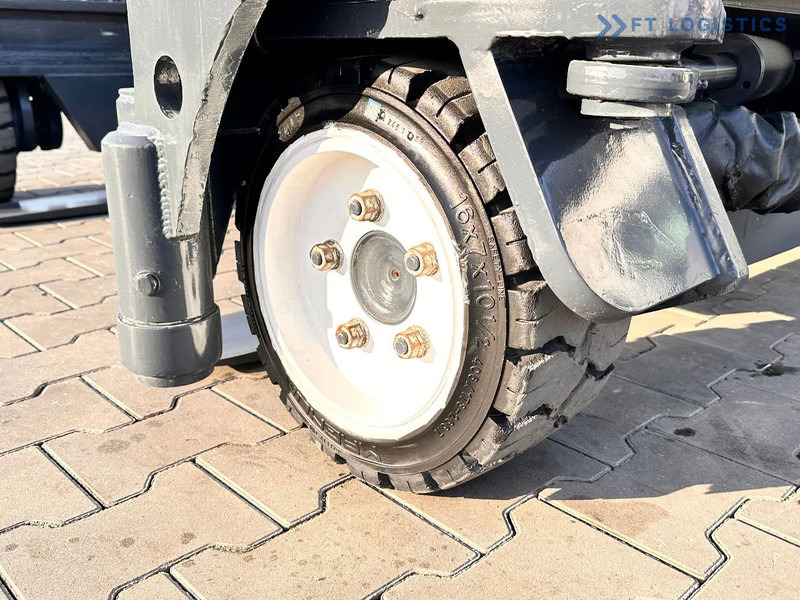 Combilift C3000 / DUPLEX / 4100MM / LPG / FREE LIFT / Like New C3000 / DUPLEX / 4100MM / LPG / FREE LIFT / Like New - Viljuškar sa 4 strane: slika 4 Combilift C3000 / DUPLEX / 4100MM / LPG / FREE LIFT / Like New C3000 / DUPLEX / 4100MM / LPG / FREE LIFT / Like New - Viljuškar sa 4 strane: slika 4