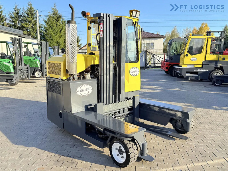 Combilift C3000 / GAS / TRIPLEX 4900MM / FREE LIFT / FORK POSITIONER / FULL CABIN / EXCELLENT CONDITION / Wide range of four-way and side - Viljuškar sa 4 strane: slika 5 Combilift C3000 / GAS / TRIPLEX 4900MM / FREE LIFT / FORK POSITIONER / FULL CABIN / EXCELLENT CONDITION / Wide range of four-way and side - Viljuškar sa 4 strane: slika 5