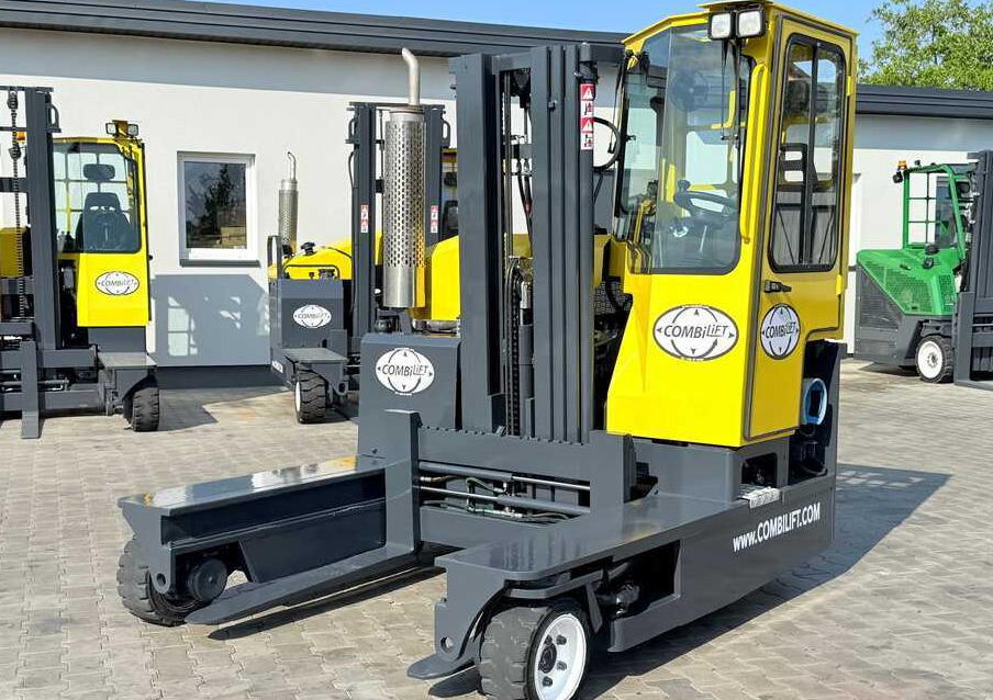 Combilift C3000 / GAS / TRIPLEX - 4900MM / ONLY 1537 HOURS / FORK POSITIONER / CABIN / LIKE NEW - Viljuškar sa 4 strane: slika 1 Combilift C3000 / GAS / TRIPLEX - 4900MM / ONLY 1537 HOURS / FORK POSITIONER / CABIN / LIKE NEW - Viljuškar sa 4 strane: slika 1