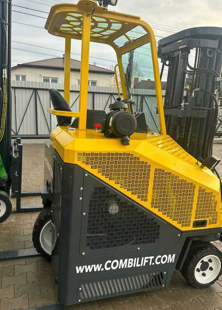 Combilift C3000CB -DIESEL- Only 6117 hours - Viljuškar sa 4 strane: slika 2 Combilift C3000CB -DIESEL- Only 6117 hours - Viljuškar sa 4 strane: slika 2