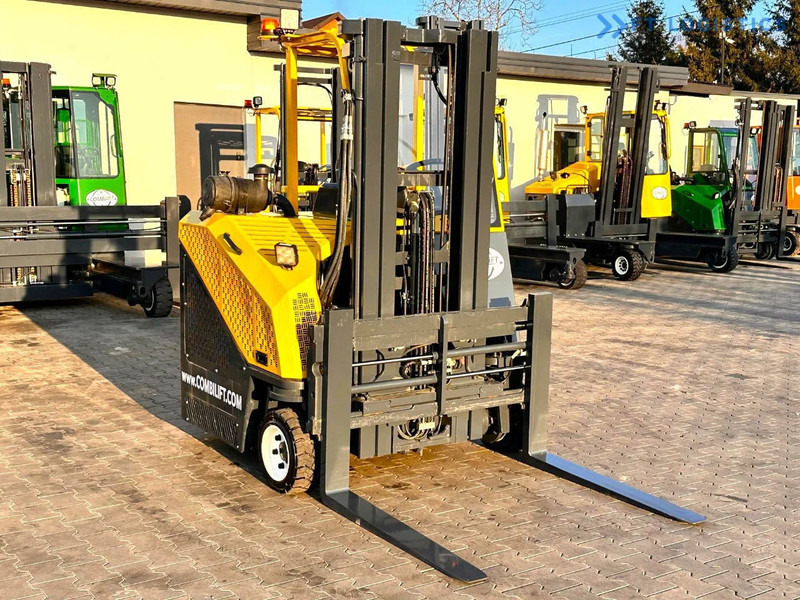 Combilift C3000CB / LPG / TRIPLEX - 4900MM / LPG / FREE LIFT / FORK POSITIONER C3000CB / LPG / TRIPLEX - 4900MM / LPG / FREE LIFT / FORK P - Viljuškar sa 4 strane: slika 4 Combilift C3000CB / LPG / TRIPLEX - 4900MM / LPG / FREE LIFT / FORK POSITIONER C3000CB / LPG / TRIPLEX - 4900MM / LPG / FREE LIFT / FORK P - Viljuškar sa 4 strane: slika 4