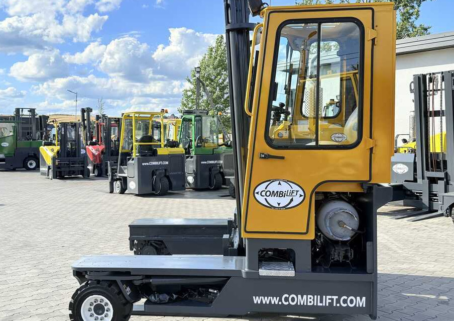 Combilift C4000 / GAS / DUPLEX - 4100MM / SIDE SHIFT / FREE LIFT / FULL HEATED CABIN / ONLY 4223 HOURS / CONDITION – LIKE NEW! - Viljuškar sa 4 strane: slika 2 Combilift C4000 / GAS / DUPLEX - 4100MM / SIDE SHIFT / FREE LIFT / FULL HEATED CABIN / ONLY 4223 HOURS / CONDITION – LIKE NEW! - Viljuškar sa 4 strane: slika 2