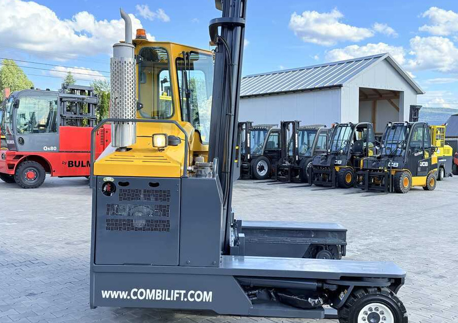 Combilift C4000 / GAS / DUPLEX - 4100MM / SIDE SHIFT / FREE LIFT / FULL HEATED CABIN / ONLY 4223 HOURS / CONDITION – LIKE NEW! - Viljuškar sa 4 strane: slika 5 Combilift C4000 / GAS / DUPLEX - 4100MM / SIDE SHIFT / FREE LIFT / FULL HEATED CABIN / ONLY 4223 HOURS / CONDITION – LIKE NEW! - Viljuškar sa 4 strane: slika 5