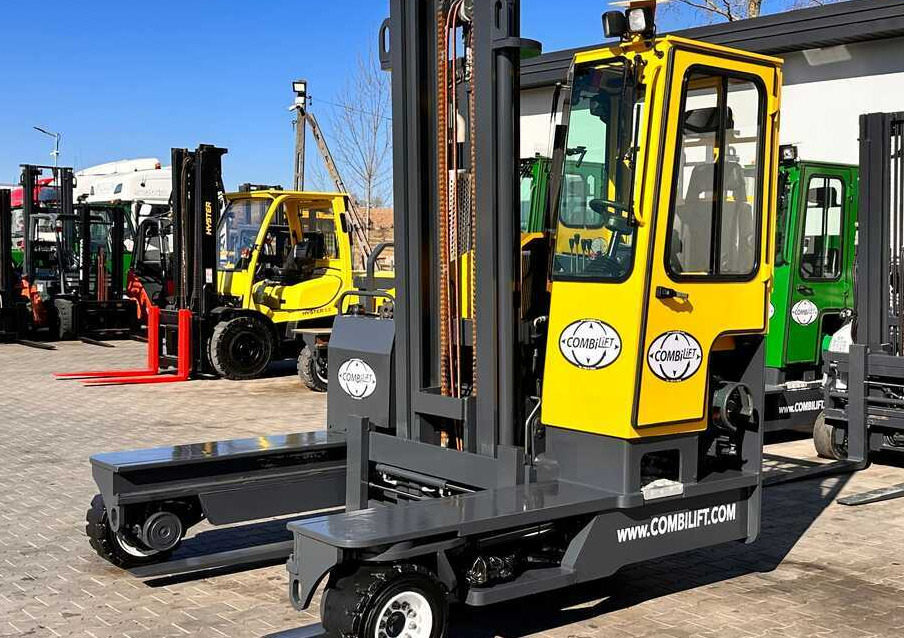 Combilift C4000 / LPG / DUPLEX / 4100MM / WEIGHT / FORK SIDE SHIFT / LIKE NEW - Viljuškar sa 4 strane: slika 1 Combilift C4000 / LPG / DUPLEX / 4100MM / WEIGHT / FORK SIDE SHIFT / LIKE NEW - Viljuškar sa 4 strane: slika 1