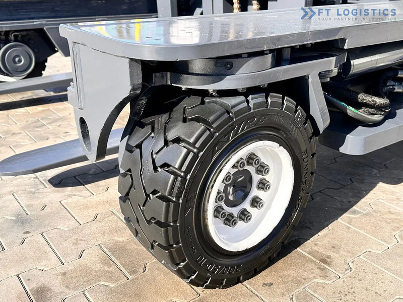 Combilift C4000 / LPG / DUPLEX / 4500MM / FREE LIFT / LIKE NEW C4000 / LPG / DUPLEX / 4500MM / FREE LIFT / LIKE NEW - Viljuškar sa 4 strane: slika 4 Combilift C4000 / LPG / DUPLEX / 4500MM / FREE LIFT / LIKE NEW C4000 / LPG / DUPLEX / 4500MM / FREE LIFT / LIKE NEW - Viljuškar sa 4 strane: slika 4