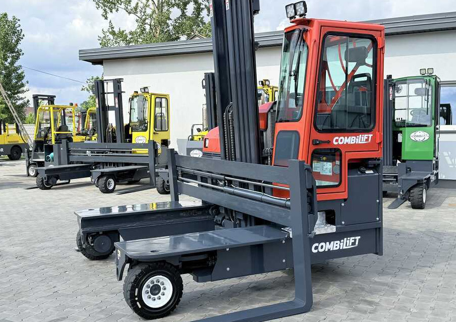 Combilift C4500 / DIESEL / TRIPLEX - 6420MM / FREE-LIFT / WIDE FORK POSITIONER - Viljuškar sa 4 strane: slika 1 Combilift C4500 / DIESEL / TRIPLEX - 6420MM / FREE-LIFT / WIDE FORK POSITIONER - Viljuškar sa 4 strane: slika 1