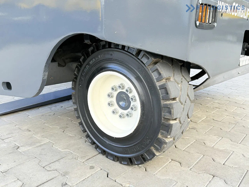 Combilift C5000SR / DIESEL / TRIPLEX MAST – 6100 MM / FORK POSITIONER / FULL CABIN C5000SR / DIESEL / TRIPLEX MAST – 6100 MM / FORK POSITI - Viljuškar sa 4 strane: slika 4 Combilift C5000SR / DIESEL / TRIPLEX MAST – 6100 MM / FORK POSITIONER / FULL CABIN C5000SR / DIESEL / TRIPLEX MAST – 6100 MM / FORK POSITI - Viljuškar sa 4 strane: slika 4