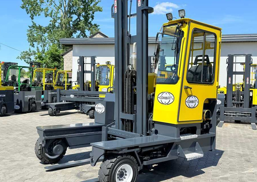 Combilift C5000XL / DUPLEX 4500MM / FREE-LIFT / POSITIONER / NEW TIRES / LIKE NEW - Viljuškar sa 4 strane: slika 3 Combilift C5000XL / DUPLEX 4500MM / FREE-LIFT / POSITIONER / NEW TIRES / LIKE NEW - Viljuškar sa 4 strane: slika 3