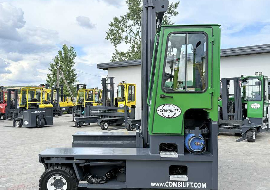 Combilift C8000 / GAS / DUPLEX - 4700MM / FORK POSITIONER / FREE LIFT / FULL HEATED CABIN / ONLY 5141H / CONDITION – LIKE NEW! - Viljuškar sa 4 strane: slika 2 Combilift C8000 / GAS / DUPLEX - 4700MM / FORK POSITIONER / FREE LIFT / FULL HEATED CABIN / ONLY 5141H / CONDITION – LIKE NEW! - Viljuškar sa 4 strane: slika 2