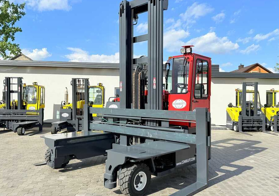 Combilift C8000 / GAS / TRIPLEX 8300 / WIDE FORK POSITIRONER / FREE-LIFT / A comprehensive range of four-way and side-loading forklifts. - Viljuškar sa 4 strane: slika 1 Combilift C8000 / GAS / TRIPLEX 8300 / WIDE FORK POSITIRONER / FREE-LIFT / A comprehensive range of four-way and side-loading forklifts. - Viljuškar sa 4 strane: slika 1