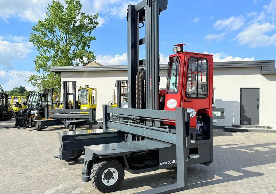 Combilift C8000 / GAS / TRIPLEX 8300 / WIDE FORK POSITIRONER / FREE-LIFT / A comprehensive range of four-way and side-loading forklifts. - Viljuškar sa 4 strane: slika 2 Combilift C8000 / GAS / TRIPLEX 8300 / WIDE FORK POSITIRONER / FREE-LIFT / A comprehensive range of four-way and side-loading forklifts. - Viljuškar sa 4 strane: slika 2