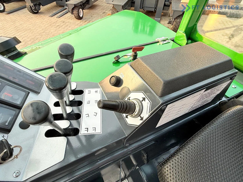 Viljuškar sa 4 strane Combilift COMBILIFT C4000CB – TRIPLEX 5200mm – Year 2017 – LPG – FREE LIFT – SIDESHIFT – FORK POSITIONER – CONDITION 5/5 COMBILIFT C4000CB: slika 19 Viljuškar sa 4 strane Combilift COMBILIFT C4000CB – TRIPLEX 5200mm – Year 2017 – LPG – FREE LIFT – SIDESHIFT – FORK POSITIONER – CONDITION 5/5 COMBILIFT C4000CB: slika 19