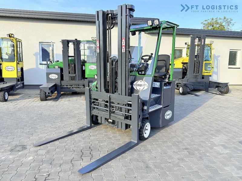 Combilift Combilift C2500CB / TRIPLEX / 5500MM / FREE LIFT / DIESEL / ONLY 3768 MTH / FORK POSITIONER / SIDE SHIFT / NEW TYRES / LIKE NEW - Viljuškar sa 4 strane: slika 3 Combilift Combilift C2500CB / TRIPLEX / 5500MM / FREE LIFT / DIESEL / ONLY 3768 MTH / FORK POSITIONER / SIDE SHIFT / NEW TYRES / LIKE NEW - Viljuškar sa 4 strane: slika 3